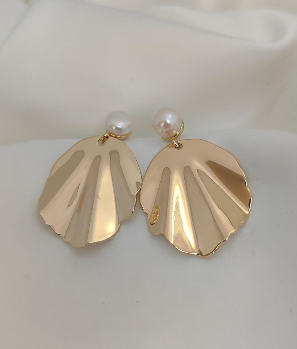 ROSIE - Statement Pearl & Gold Bridal Earrings