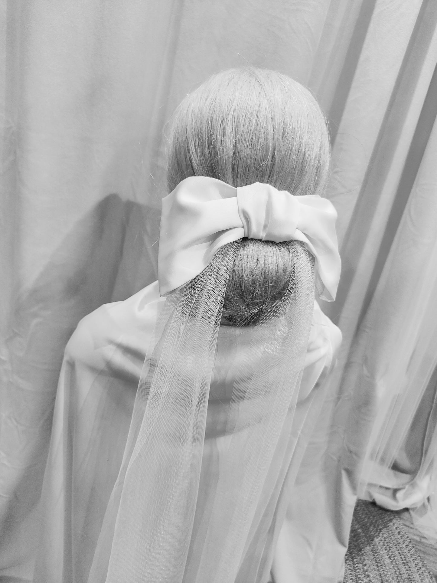 SALE - Lottie Party Bow Veil