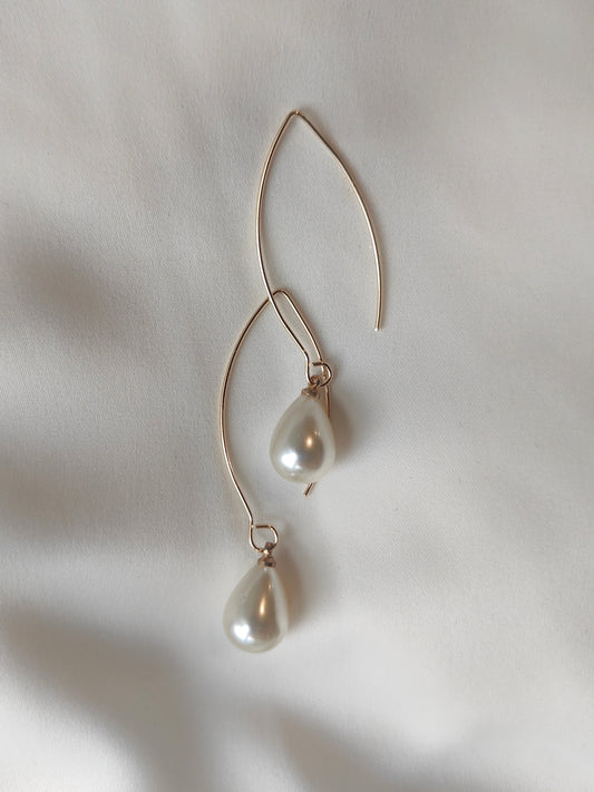 AINE - Classic Pearl Drop Earrings