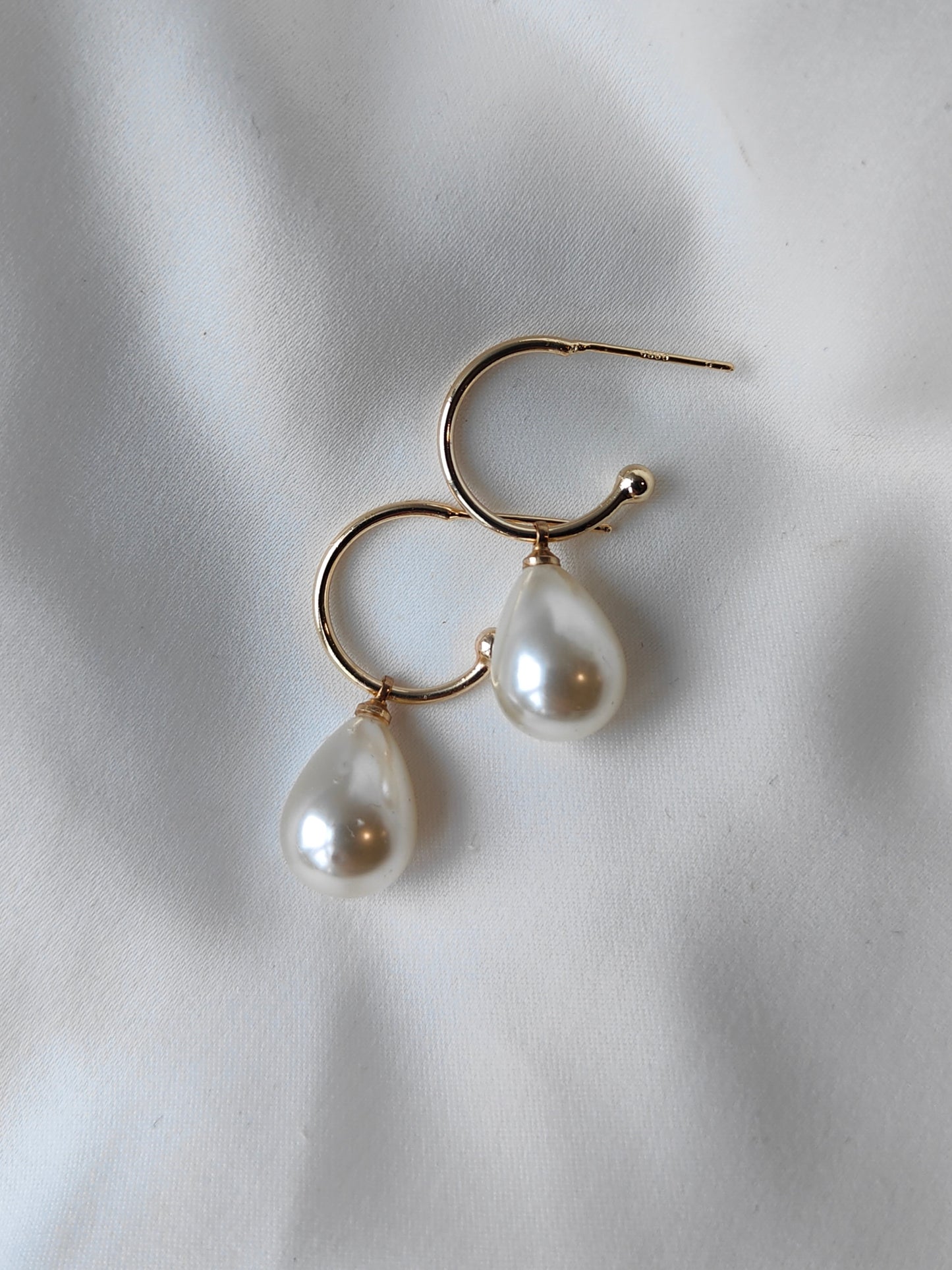 PENNY - Pearl Hoop Earrings