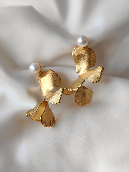 CLARA - Statement Gold & Pearl Bridal Earrings