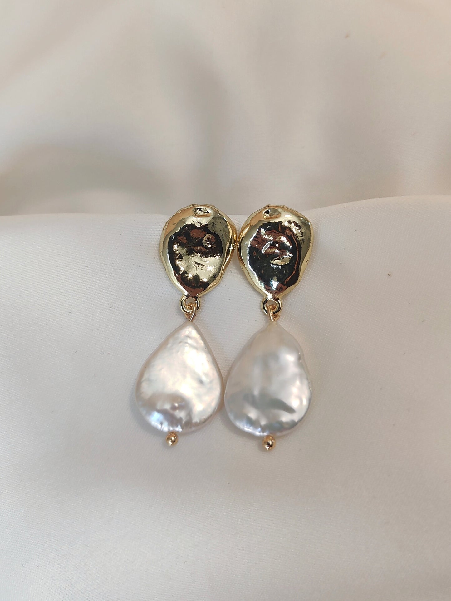 ELSIE - Gold Pearl Drop Earrings