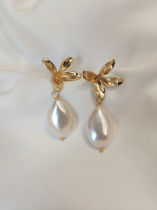 OPHELIA - Ráiteas Earring Bridal Pearl &amp; Gold