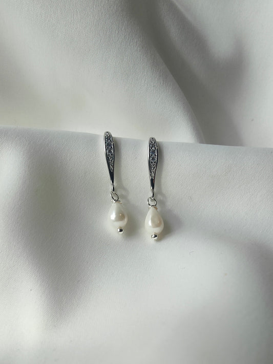 ELLEN - Petite Silver & Pearl Bridal Earrings