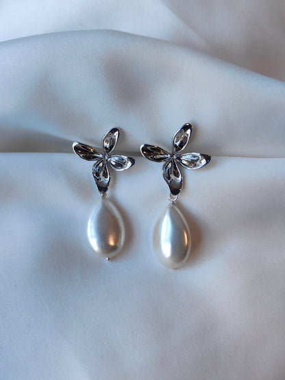 ISLA - Statement Pearl & Silver Bridal Earrings