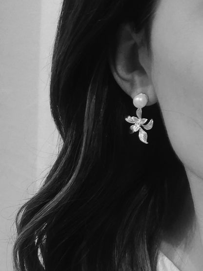 SOFIA - Pearl and gold floral earrings