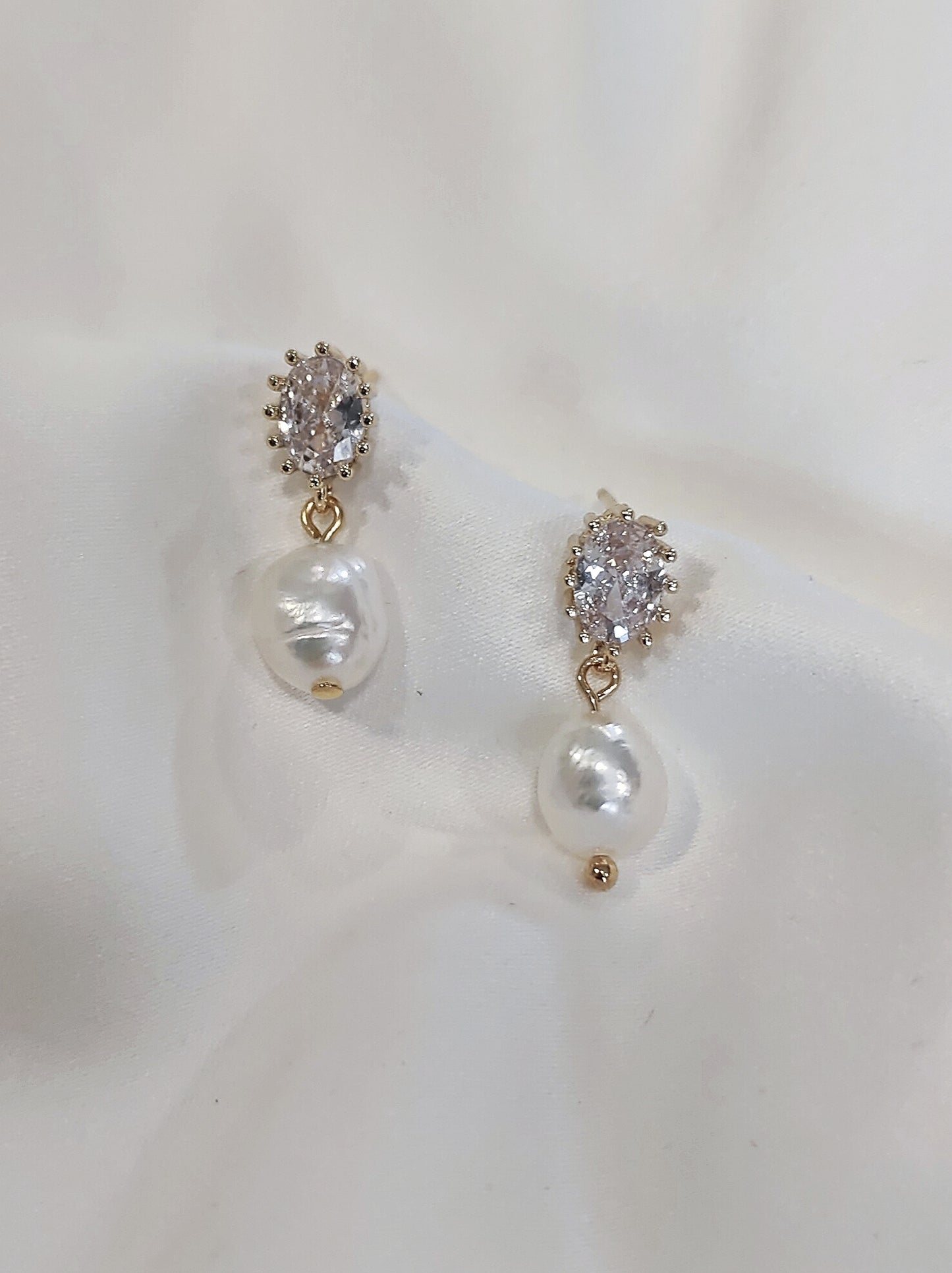 MARLA - Ráiteas Earring Bridal Pearl &amp; Crystal