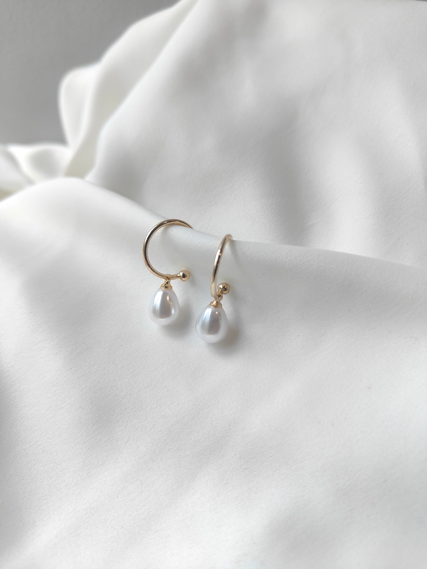 PENNY - Pearl Hoop Earrings