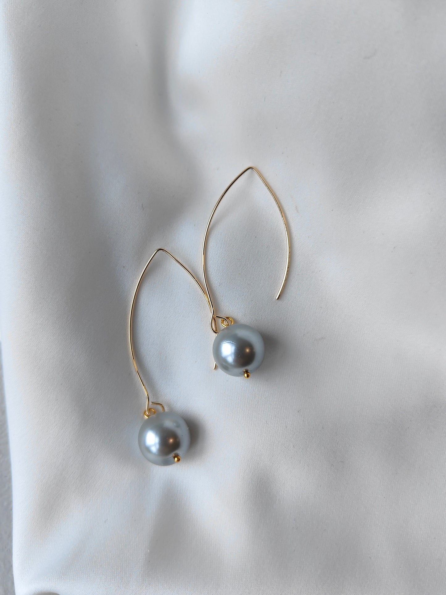 Pearl Drop Earring - Dove