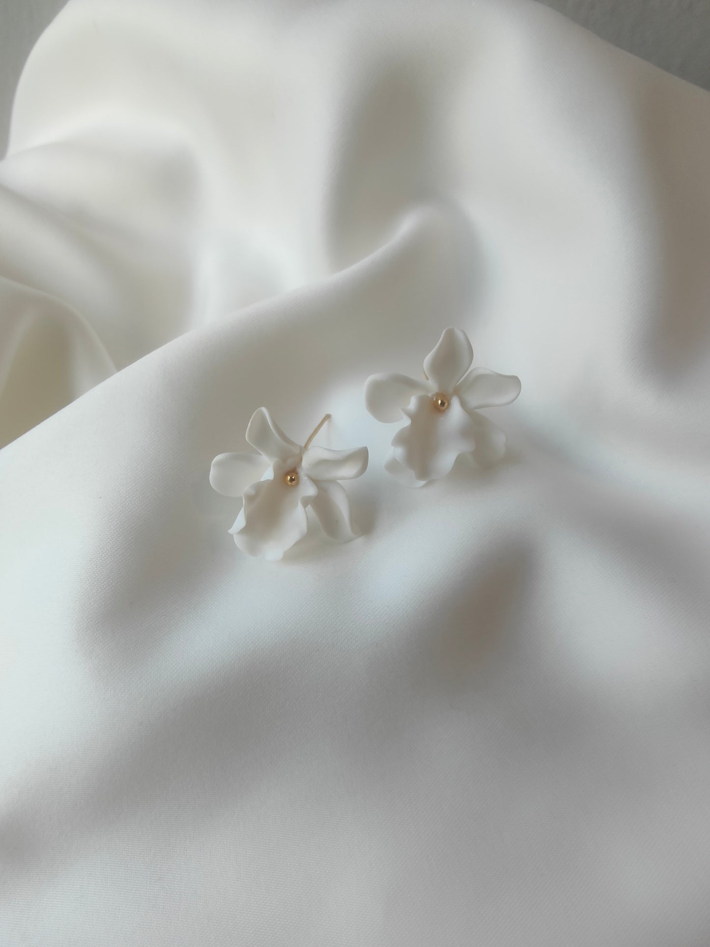 NORA - Floral Bridal stud earrings