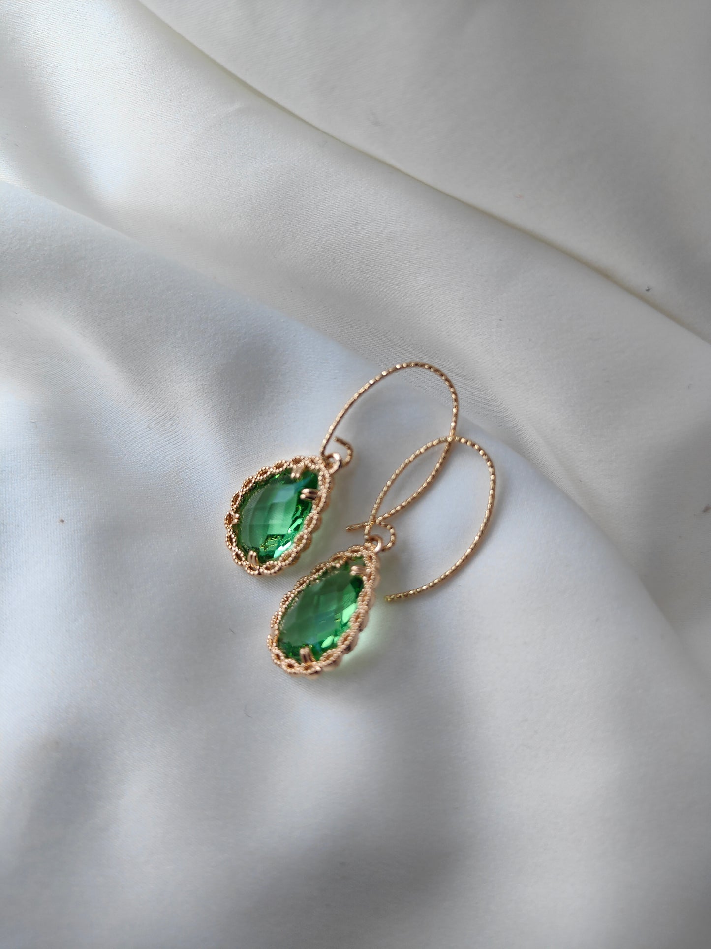 DIANA Crystal Earrings - Kiwi